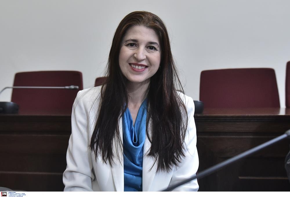 Αγγελική Δεληκάρη - Βουλευτής ΝΔ Αγγελική Δεληκάρη - Βουλευτής ΝΔ