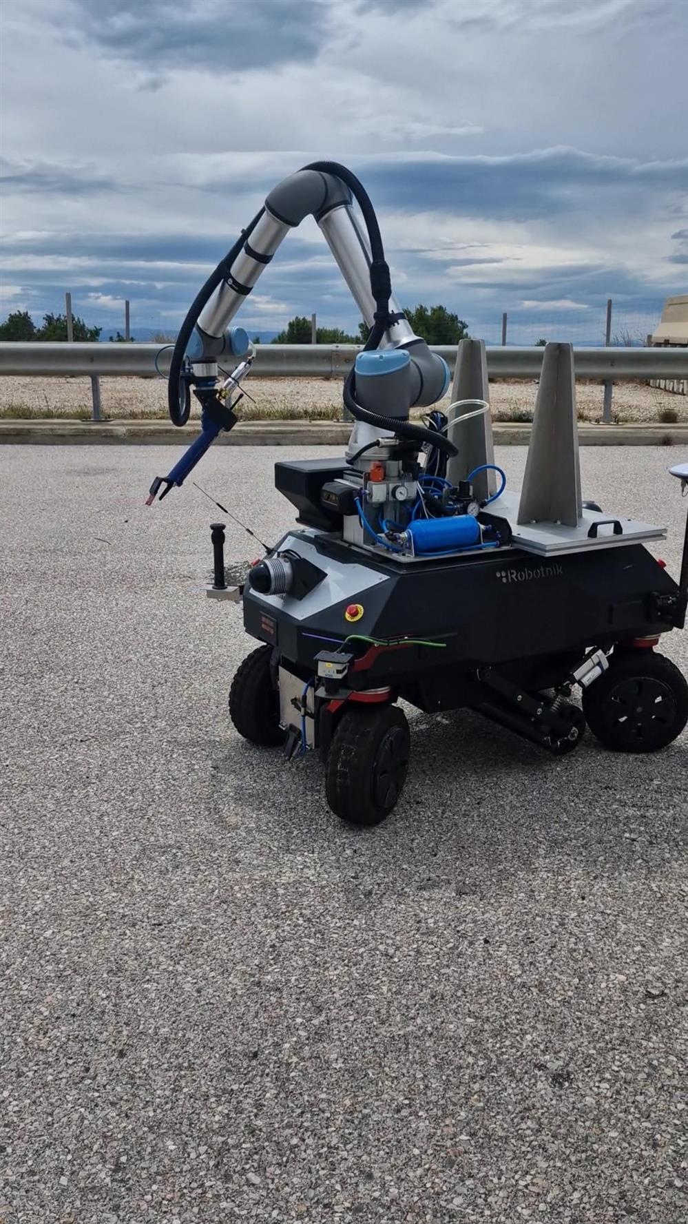 Ρομπότ - Ολυμπία Οδός Ρομπότ - Ολυμπία Οδός