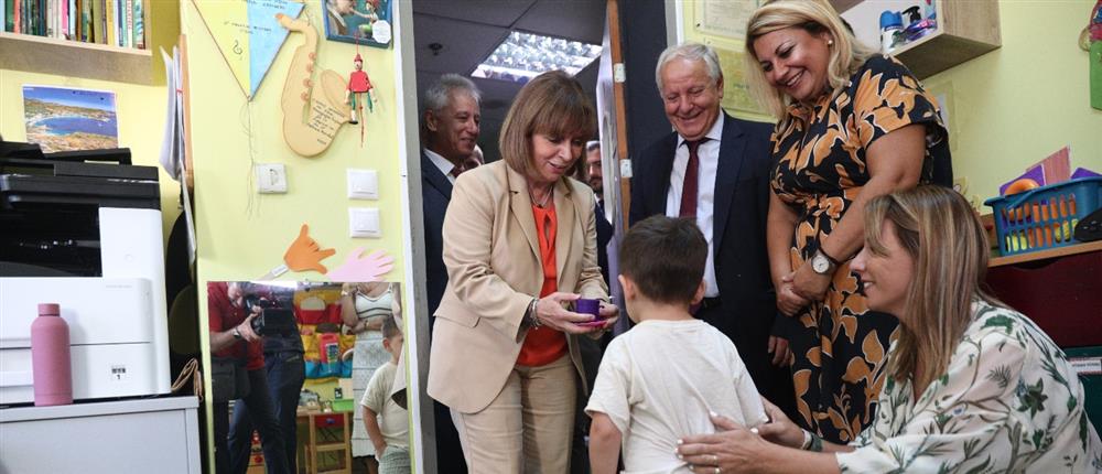 Αγιασμός - Κατερίνα Σακελλαροπούλου - Νίκος Ανδρουλάκης Αγιασμός - Κατερίνα Σακελλαροπούλου - Νίκος Ανδρουλάκης