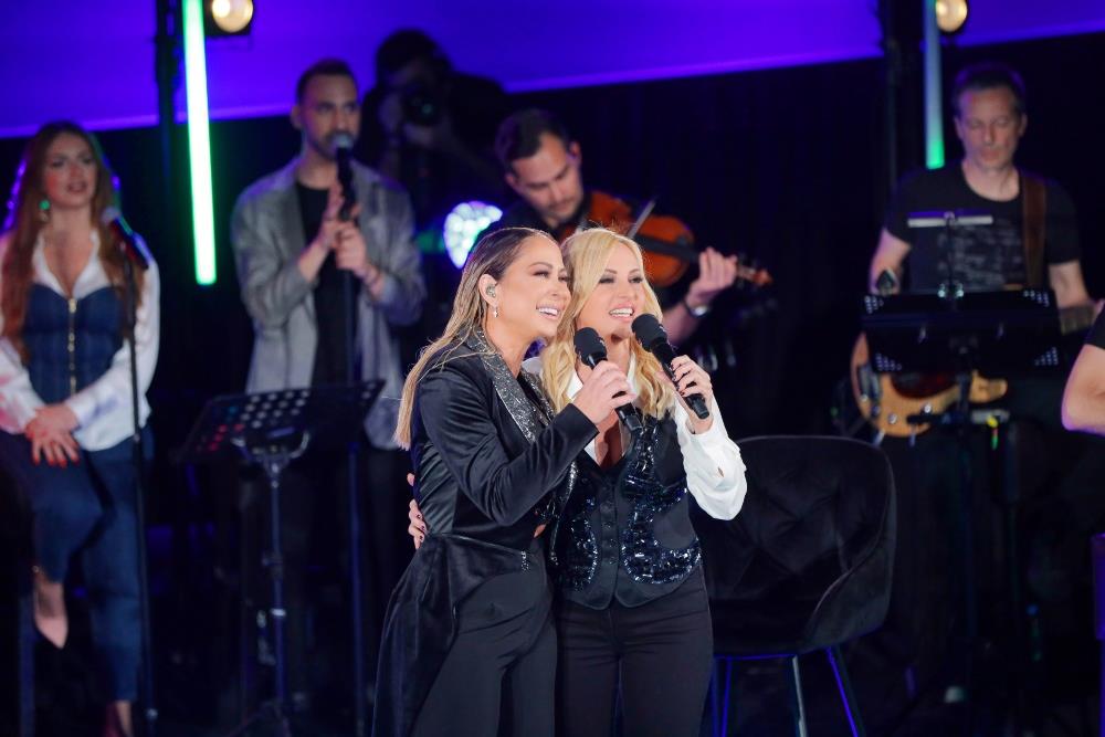 Πέφτει η Νύχτα με Ρυθμό - Πέγκυ Ζήνα - Μελίνα Ασλανίδου Πέφτει η Νύχτα με Ρυθμό - Πέγκυ Ζήνα - Μελίνα Ασλανίδου