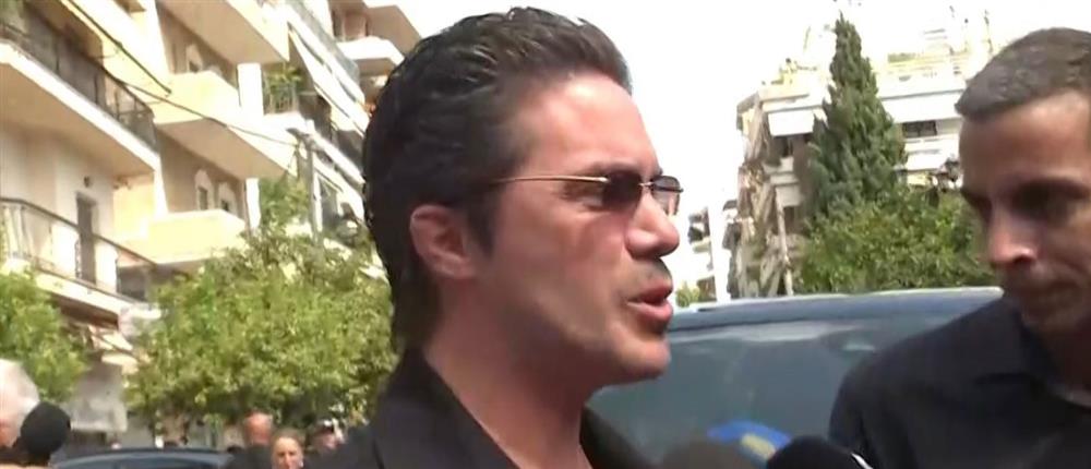 Νίκος Οικονομόπουλος - Κηδεία Μαζωνάκη