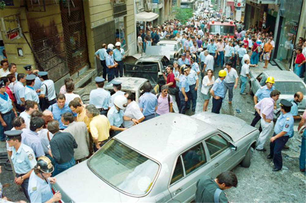 Θάνος Αξαρλιάν - νεκρός - ρουκέτα - 17 Νοέμβρη Θάνος Αξαρλιάν - νεκρός - ρουκέτα - 17 Νοέμβρη