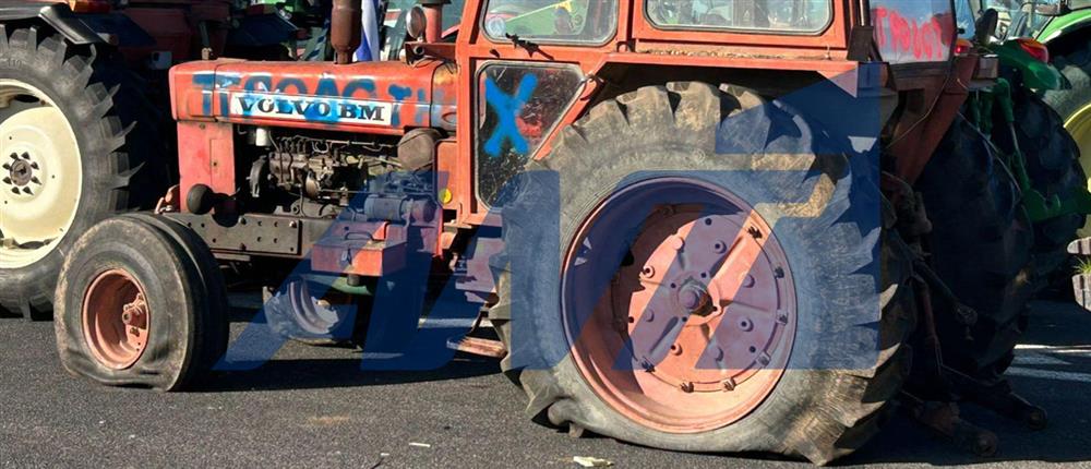 Μπλόκο-νικαια-αγροτες-τρακτερ-βανδαλισμος
