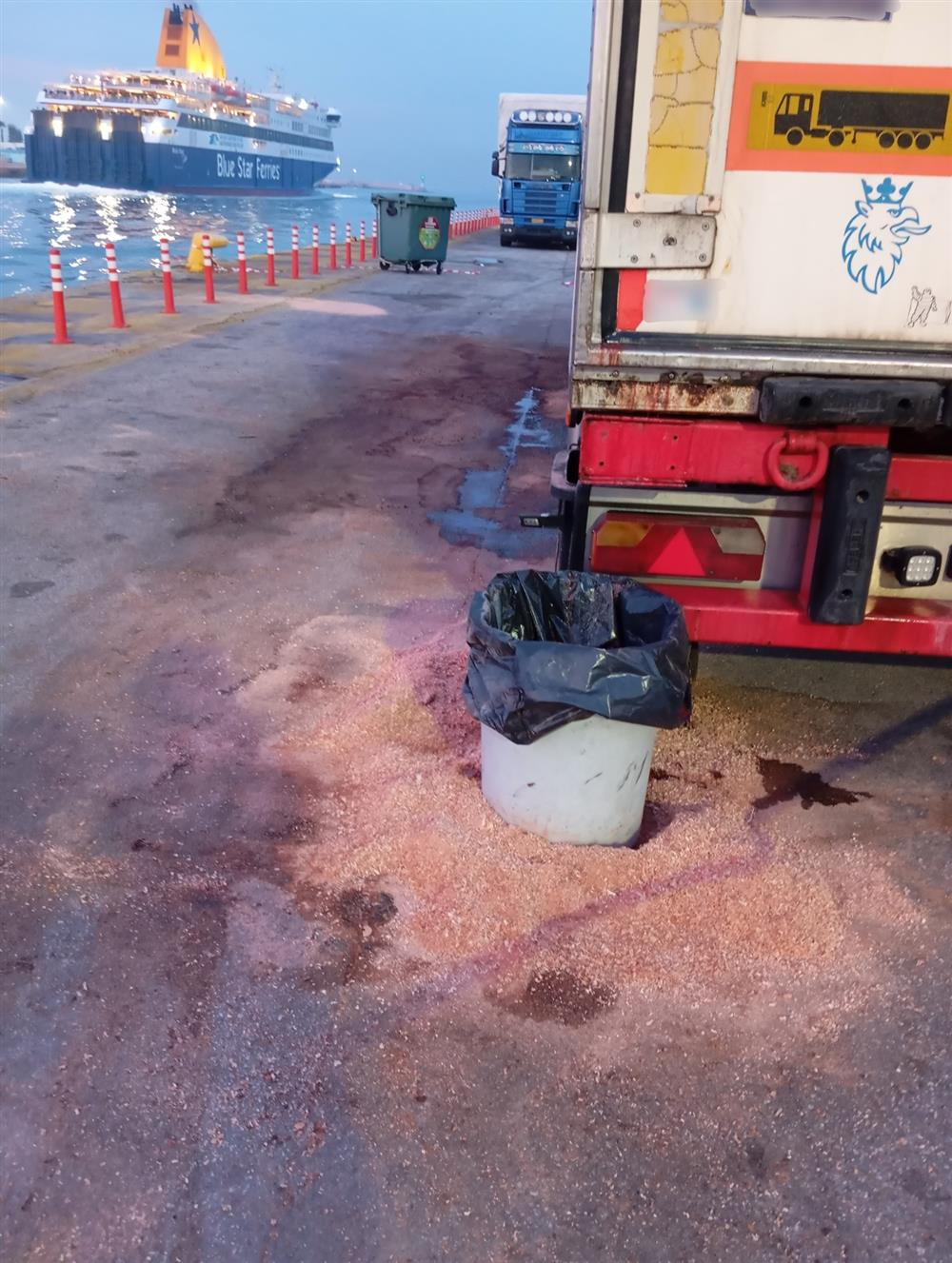 Φορτηγό - ζωικά υπολείμματα Φορτηγό - ζωικά υπολείμματα