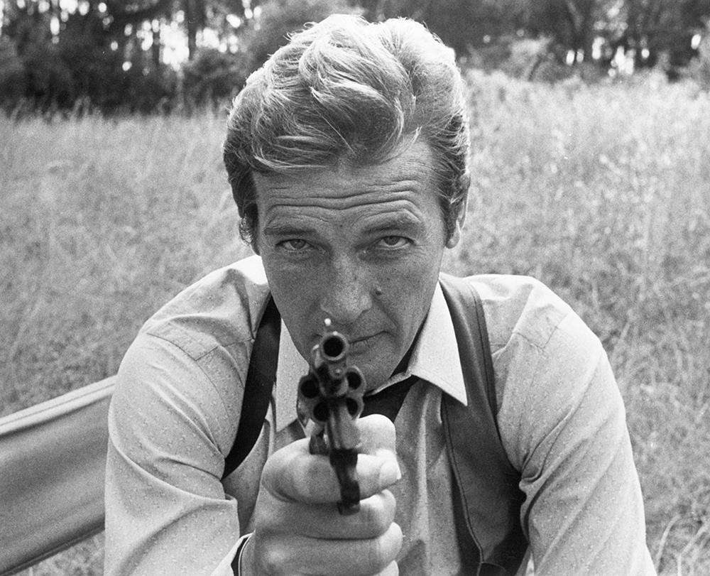 AP - Ρότζερ Μουρ