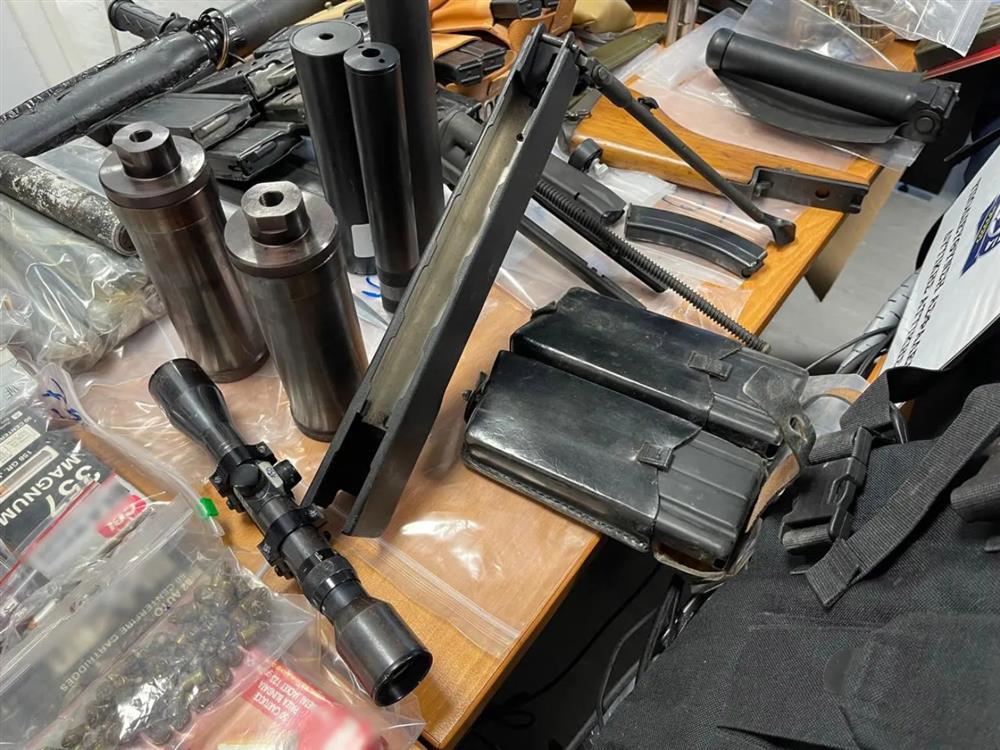 Μενίδι - Όπλα Μενίδι - Όπλα