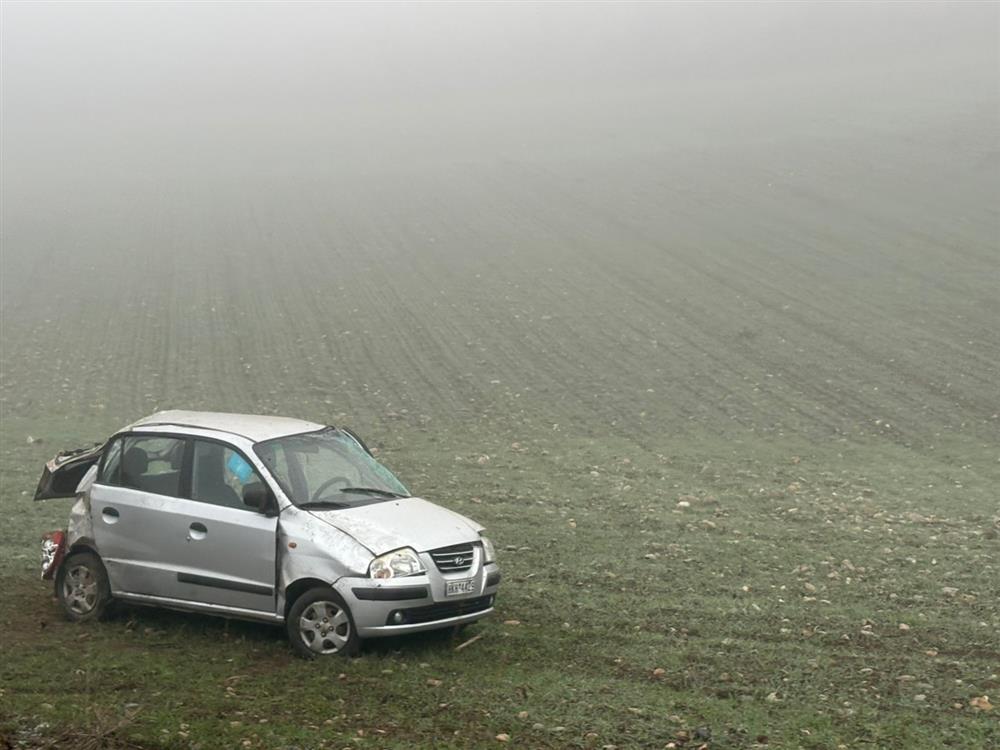 Τροχαίο - αυτοκίνητο - Λάρισα - χωράφι Τροχαίο - αυτοκίνητο - Λάρισα - χωράφι