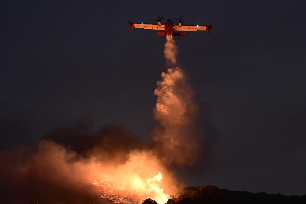 Φωτιά - Κερατέα - Καναντέρ - Βράδυ