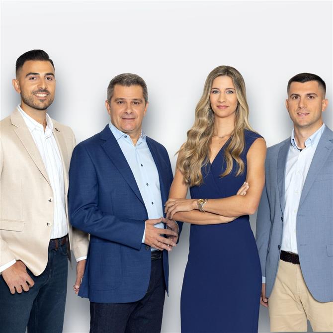 Ο ΑΝΤ1 φιλοξενεί ζωντανά την αναμέτρηση ανάμεσα στη Λιόν και τη Μάντσεστερ Γιουνάιτεντ για τα προημιτελικά του UEFA Europa League